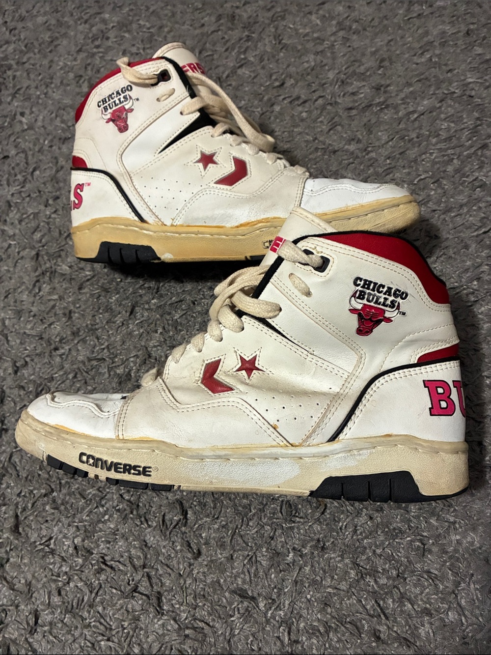 Vintage 80s converse Chicago bulls